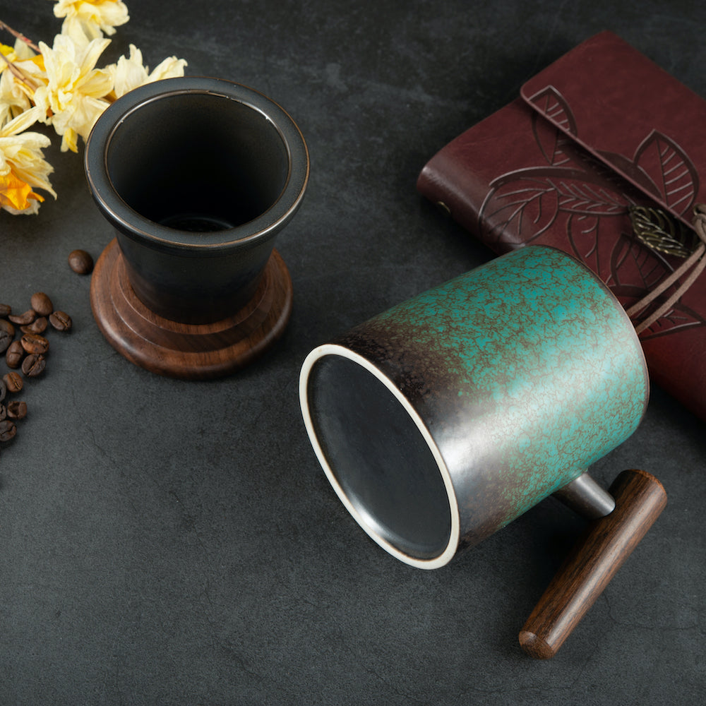 Emerald Ceramic Coffee & Tea Mug – Elegant & Timeless